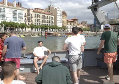 barco en gijon 3 - Alquiler de barco para despedidas en Asturias