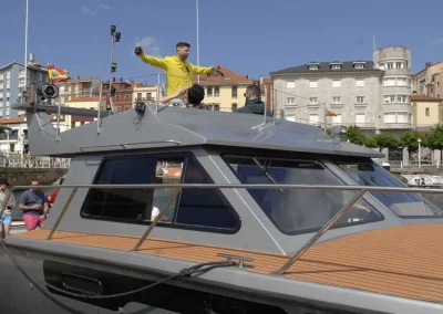 barco en gijon 4 - Alquiler de barco para despedidas en Asturias