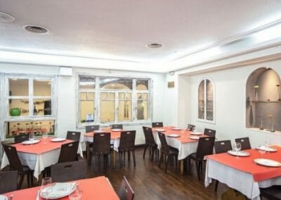 los lagos 2 - Restaurante Cenas con espectáculos despedidas en Oviedo