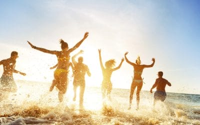 Con el buen tiempo, actividades de agua para tu despedida en Gijón